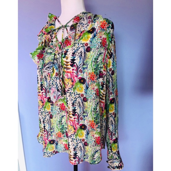 0039 iItaly silk floral ruffle blouse - Picture 2 of 4